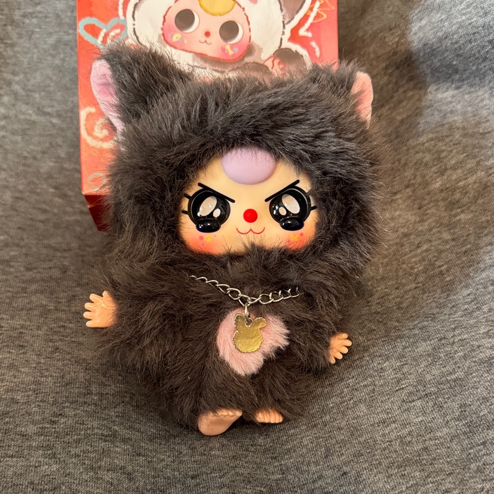 NIB Confirmed Baby Three Cats and Dogs Gray Cat with Crying Eyes (Super Rare)